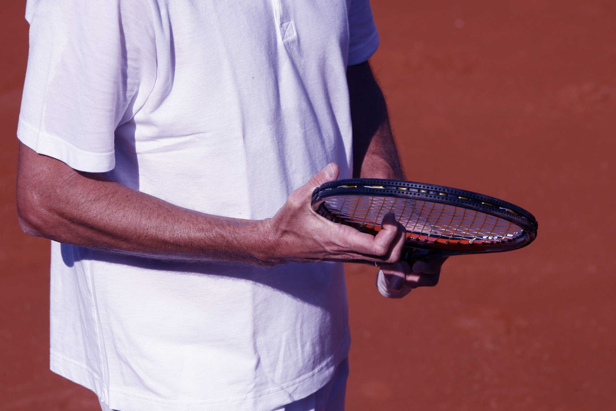 Tennis : raquettes, balles, chaussures, comment bien choisir son équipement ?