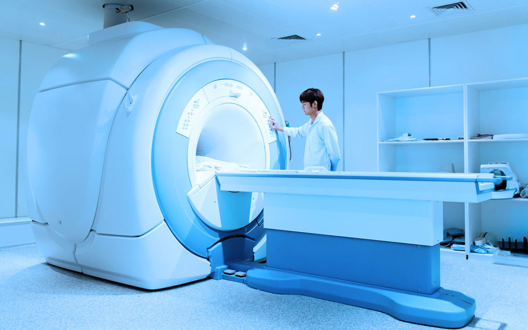 Qu’est ce qu’une IRM (imagerie par résonance magnétique) ? La définition, le fonctionnement, le déroulement.